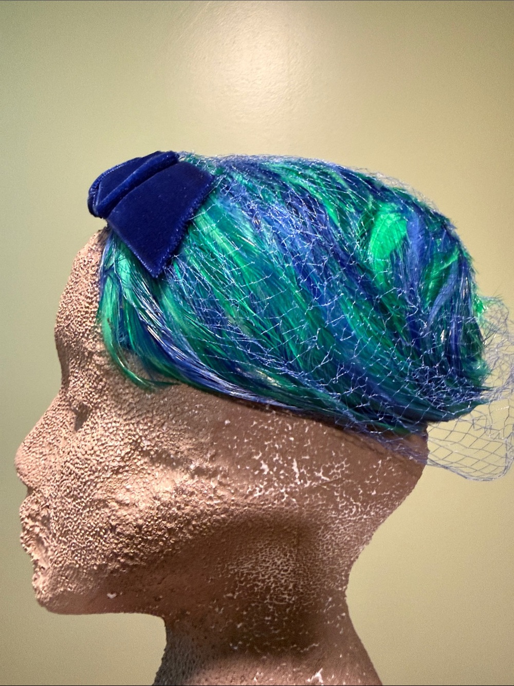 Gorgeous vintage blue and green feathered cap hat with velvet blue bow & netting